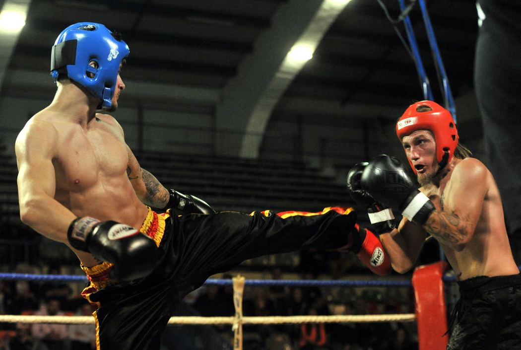 Entraînement de full-contact au dojo Urban Boxe